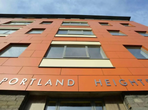Modern 2 bed Apartment, City Centre, Wifi