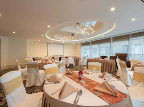 Landmark Premier Hotel