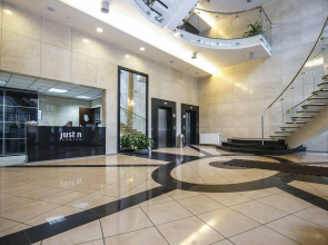Luxury Apartments Just In Center