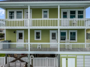 Bozeman Beach 4 Bedroom Home by Redawning