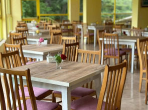 Sunny Varshava Hotel