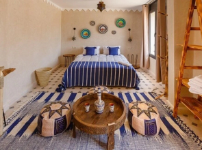 Suno Villa Surf Camp