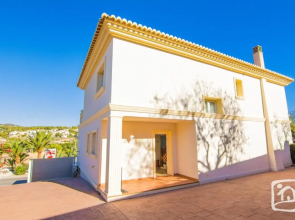 Abahana Villas La Marina