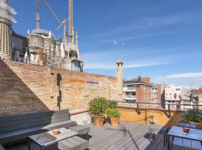 Happy People Sagrada Familia