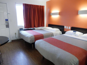 Motel 6 Clute, TX