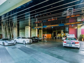 Elegant Strip Views Studio at the Palms 1604