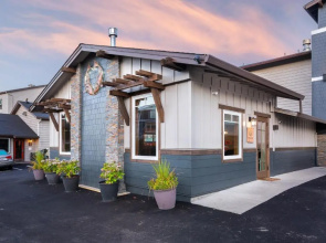 The Coho Oceanfront Lodge