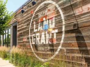 FRONTDESK 548 W State St Apts Arts Dist Columbus