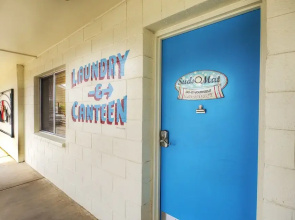 Roadrunner Lodge