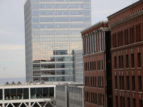 Downtown Penthouse with Free Parking