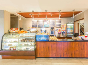 Wyndham Garden Hotel Newark Airport