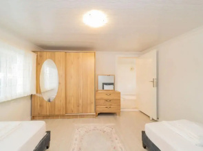 Villa With Private Pool Near Airport in Muratpasa