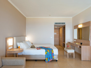 Kresten Royal Euphoria Resort