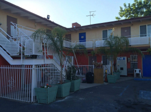 Long Beach Motel