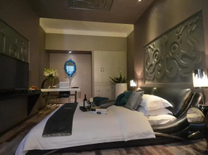 Dali N-Hotel