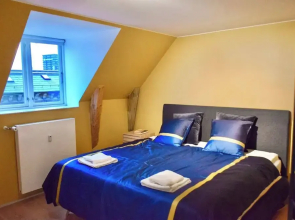 Central Penthouse With Private Rooftop Terrace