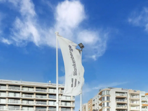 Sunny Apartment With Sea-views