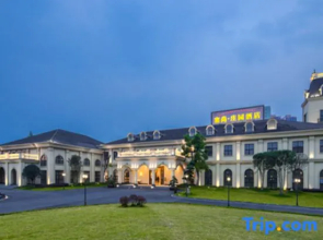 Cezanne Manor Hotel & Resort