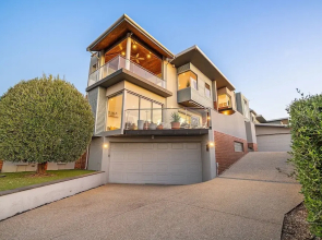 Designer Luxury 3brd - Epic Views - South Perth