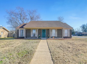 4 Mi to Shelby Farms Park: Memphis Home w/ Patio!
