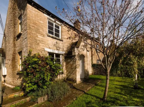 Lovely Cosy Stone Cottage in Tetbury, Cotswolds