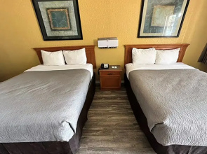 Super 8 By Wyndham Nacogdoches Near University