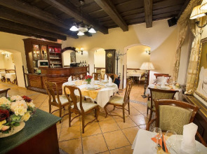 Boutique Hotel Constans