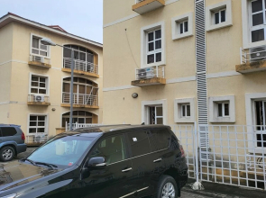 Stylish 2-bed Apartment in Lekki