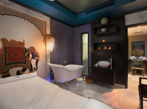 Отель Radisson Blu Hotel, Dubai Media City