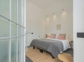 Piccola Como Lotus by Rent all Como