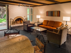 Arroyo Roble Resort at Oak Creek