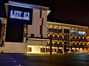 Lot 10 Boutique Hotel