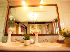Cloudscape Boutique Inn