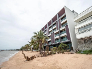 CAPITAL O 1088 Golden Dragon Beach Resort