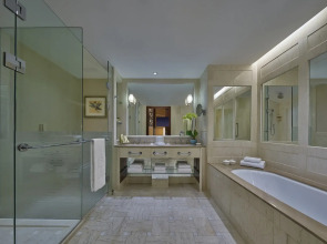 Отель Futian Shangri-La Shenzhen