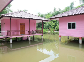 Baan Klang Nam Resort