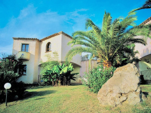 Residence con piscina a 250 mt dal mare