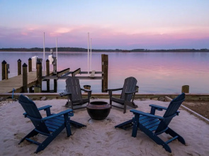 Waterfront Home w/ Views, Hot Tub in Ocean Pines!