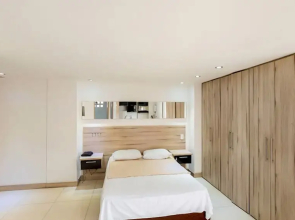 Comfortable city studio with balcony 810