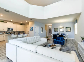 Beautiful Home W/private Pool & Spa, Near Wdw!