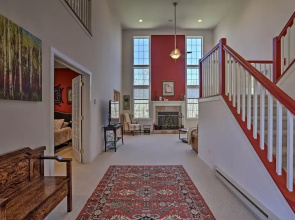 6 Mi to Kalahari: Pocono Pines Golf Course Home!