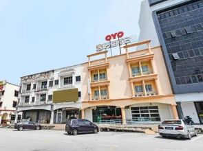 8 Hotel