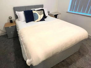 Darlington Suites by SA Stays