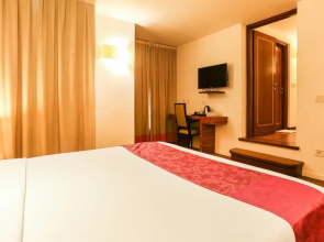 Treebo Select Wilson Garden