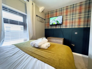 Monthly Stay 3 bed Bike Store Contractors