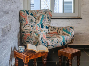 Saffronstays Doon Hideout