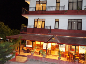 Gaia Holiday Home