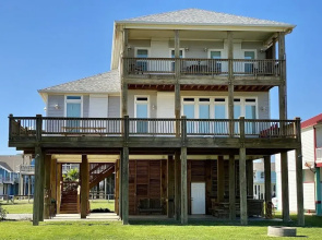 Sea Hag 3 Bedroom Home by Redawning