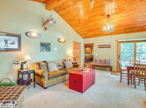 Lake Tomahawk Fall Retreat w/ Foliage & Lake Views