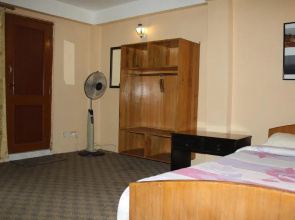 Monumental Paradise Lodge